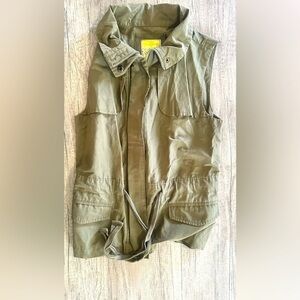 Princess Vera Wang Army Green Cargo Vest Size Medium
